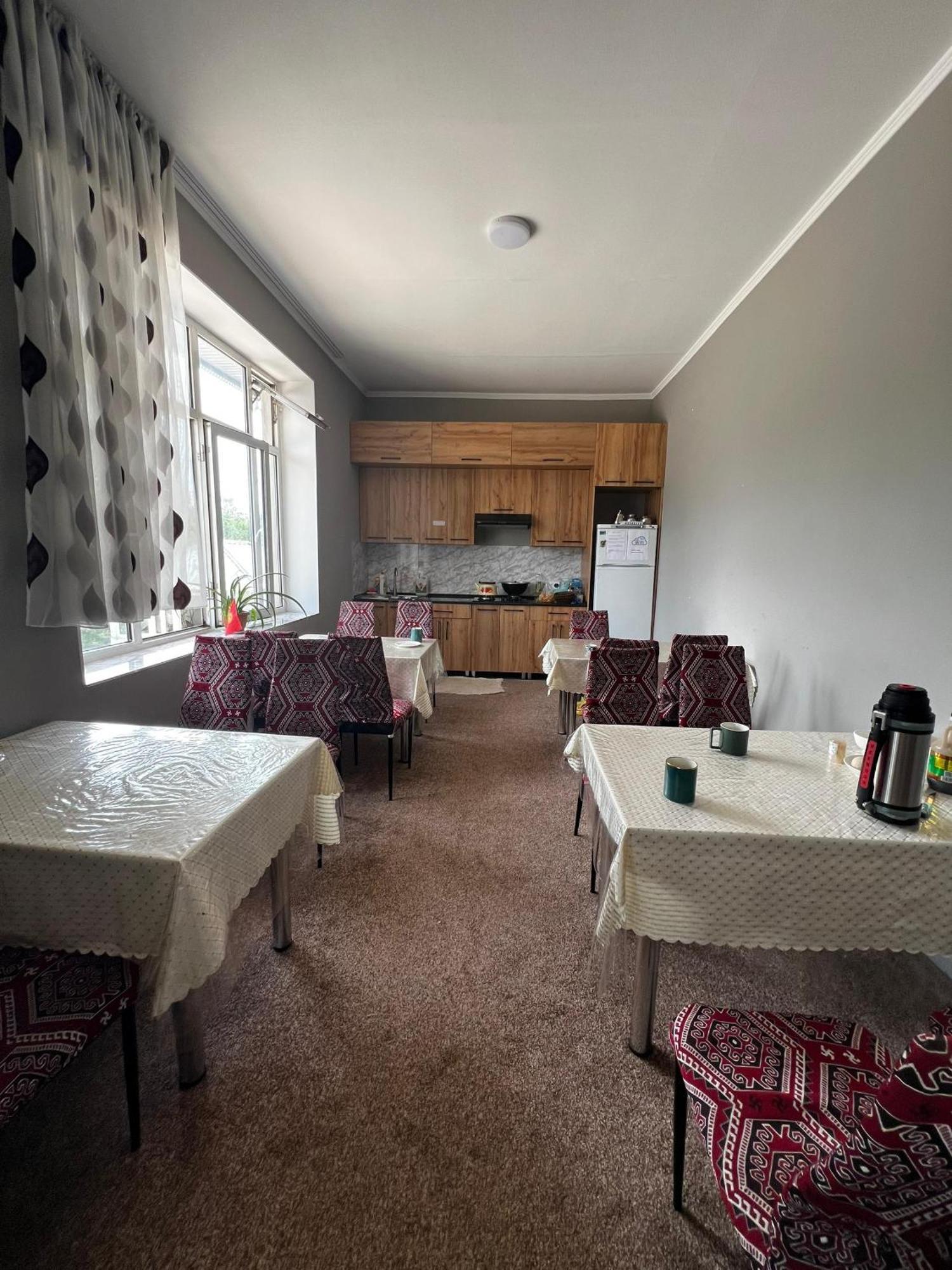 אוש Sunny Hostel מראה חיצוני תמונה