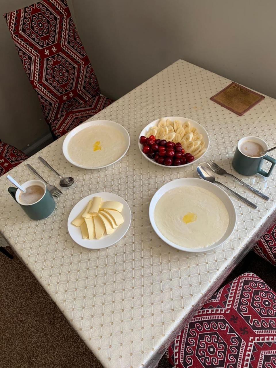 אוש Sunny Hostel מראה חיצוני תמונה