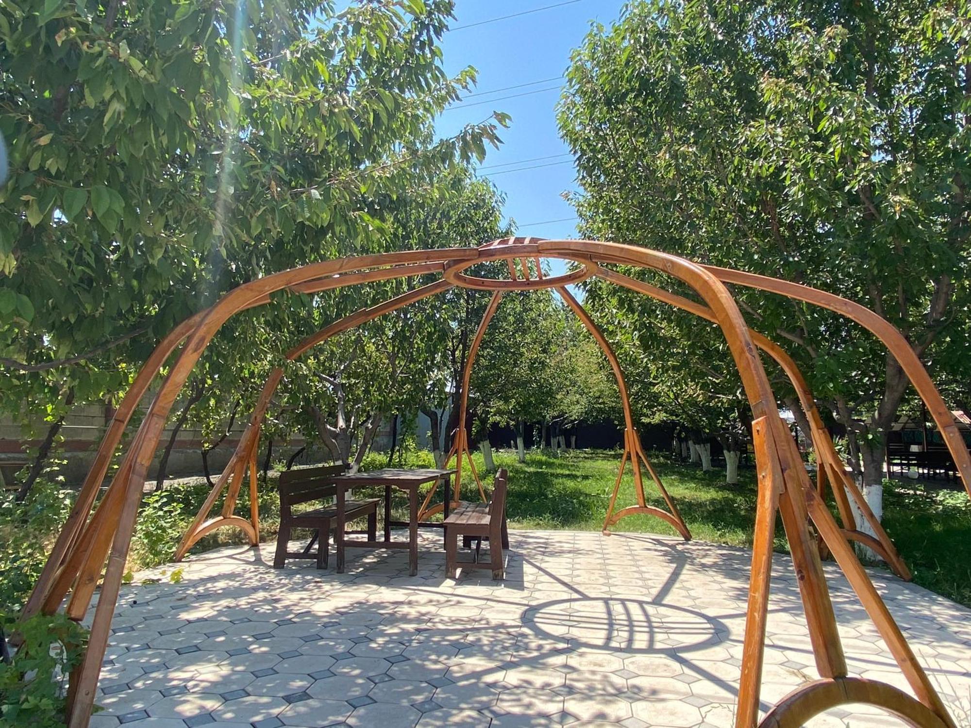 אוש Sunny Hostel מראה חיצוני תמונה